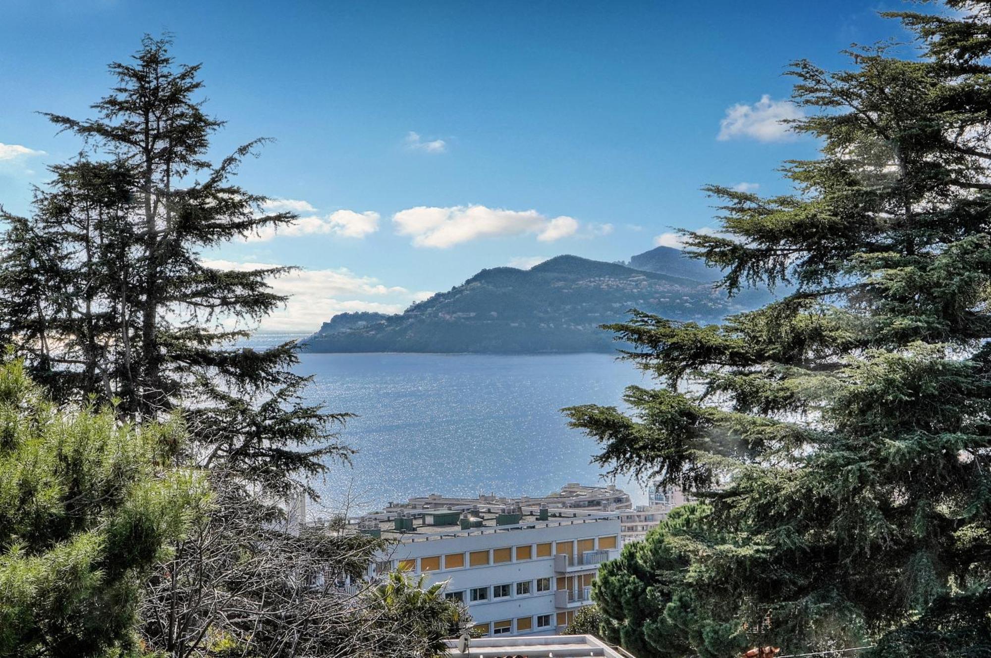 Serenity By The Sea 180 Degrees Sea View And Pool Appartement Cannes